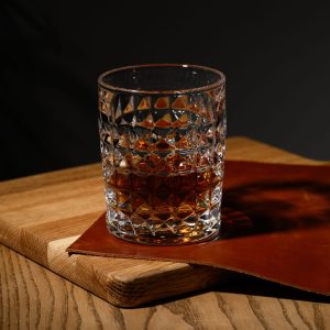 Стильна склянка для віскі із гравіюванням на дні Bohemia Diamond з можливістю подарункового упакування