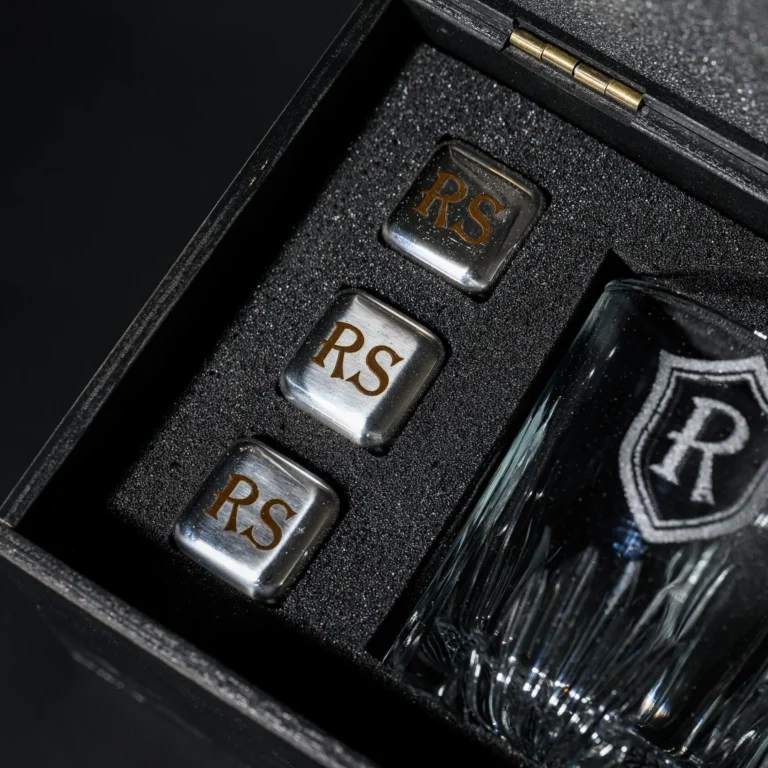 Стильна склянка для віскі із гравіюванням Bormioli Rocco Selecta з можливістю подарункового упакування