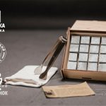 Камені для віскі в дерев'яній шкатулці. 16 стеатитових каменя для охолодження віскі