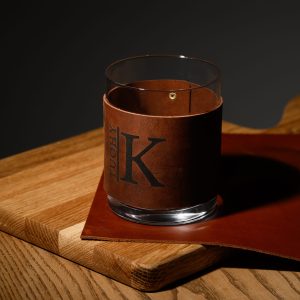 Стильна склянка для віскі в шкіряному футлярі із гравіюванням Bohemia Larus з можливістю подарункового упакування